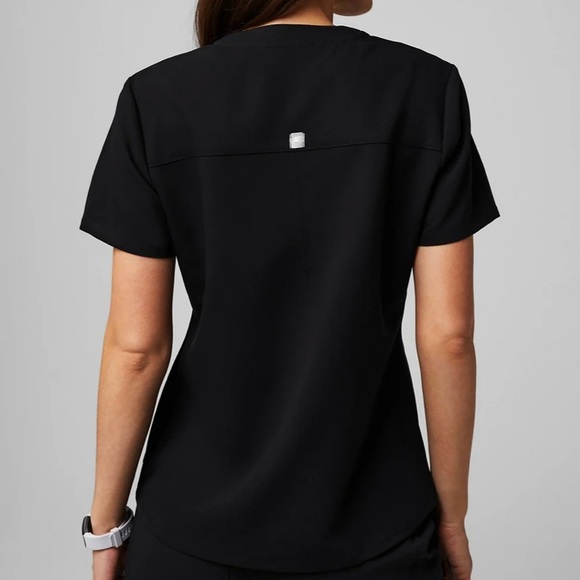 NWT Fabletics Method Two Pocket Scrub Top. XL. Black. - Picture 8 of 8